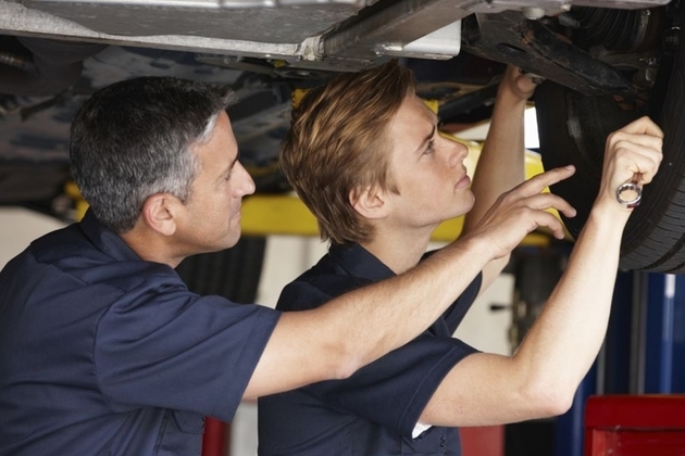 Auto Shop Safety Tips You Must Follow