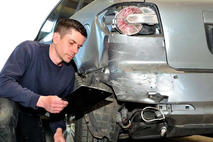 3 Common Causes of Auto Body Damage Seen by Auto Body Repair Technicians