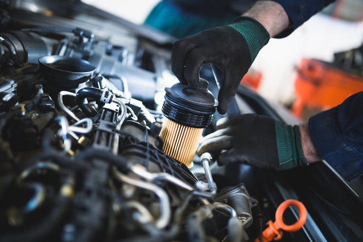 become an auto mechanic in Montreal