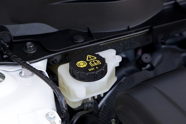 Avoid opening the reservoir cap unnecessarily as it exposes the fluid to air