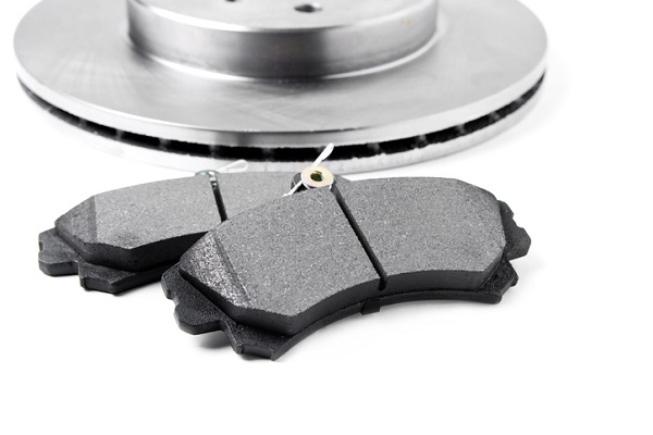 Metallic brake pads can come in either fully or partially metallic form