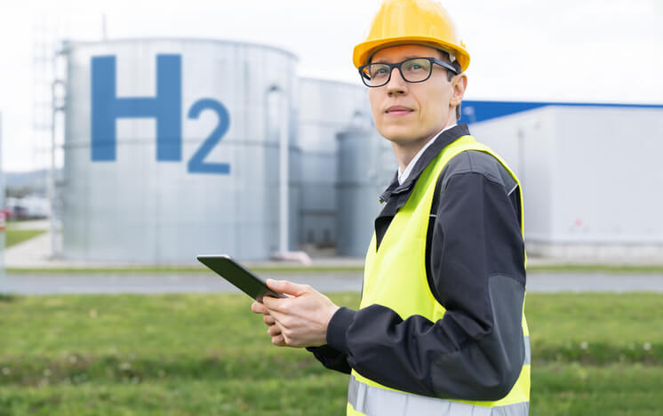 5 Essential Fuel Cell Technician Skills to Put On Your Resume After Auto Mechanic School