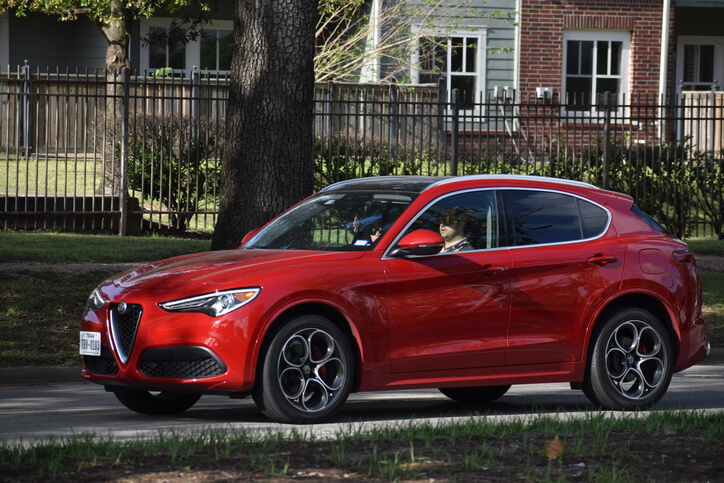 The Alfa Romeo Milano, during hybrid and electrical mechanic training