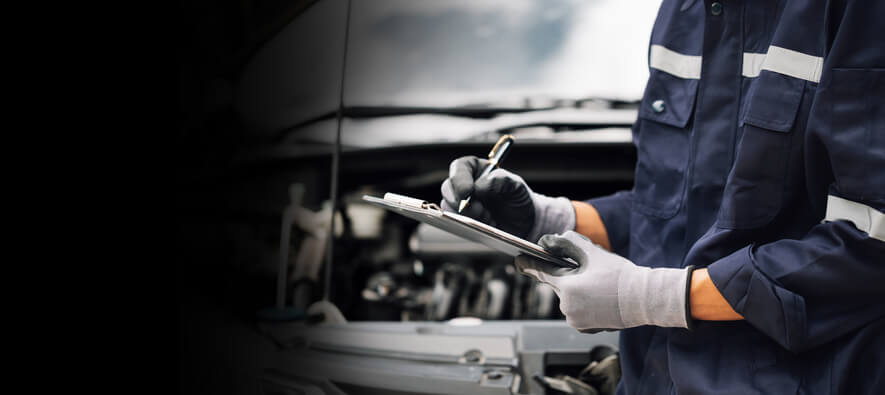 An auto mechanic trainee interpreting vibration readings at ATC Toronto
