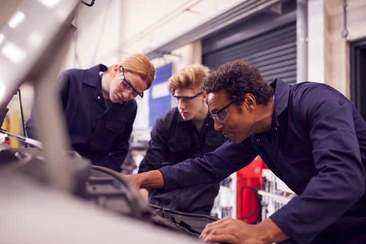 A hands-on training at ATC automotive school in Montreal