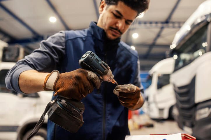 Fast-Track Your Future: Why Now Is the Perfect Time to Start Auto Mechanic School