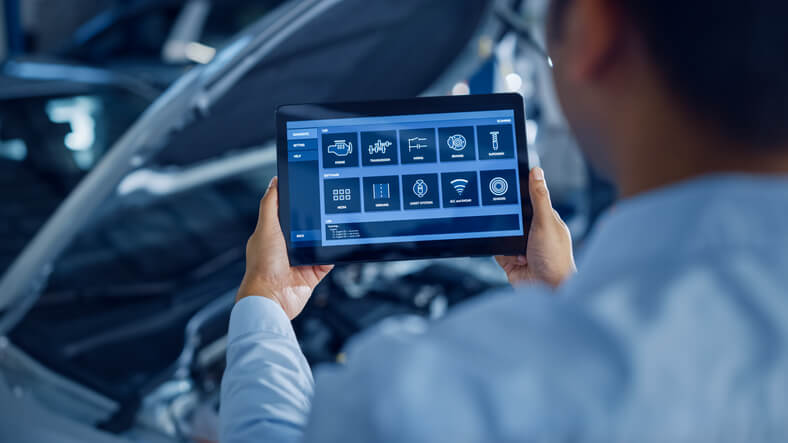 An engine scan tool used during auto career training to detect idle issues