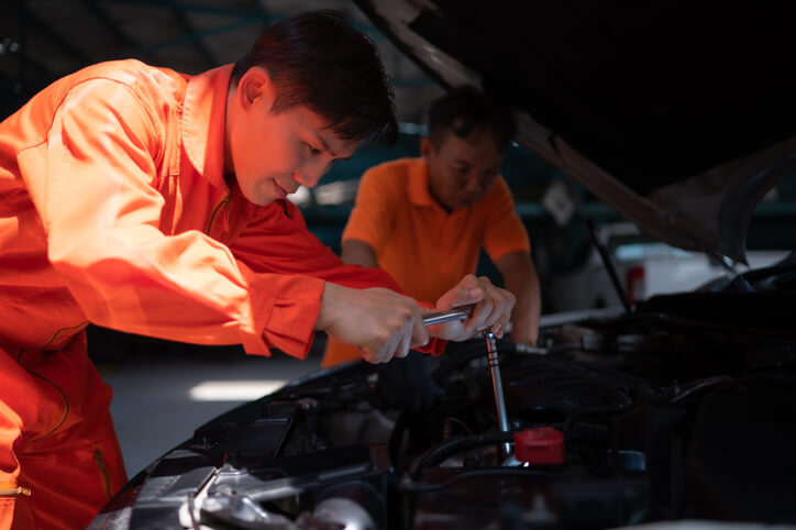 Torque wrench calibration practice in an auto mechanic course