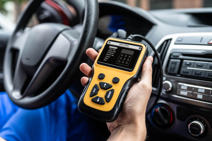 A scan tool displaying P0A80 code during hybrid battery diagnosis