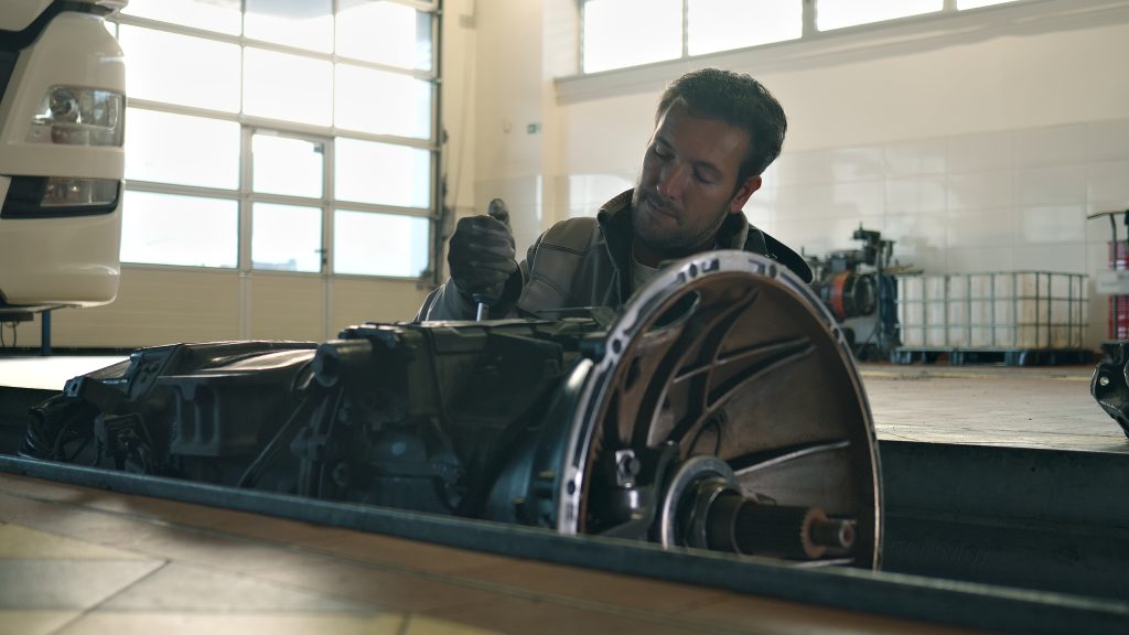 What Is a Transmission? A Beginner’s Guide for Future Technicians